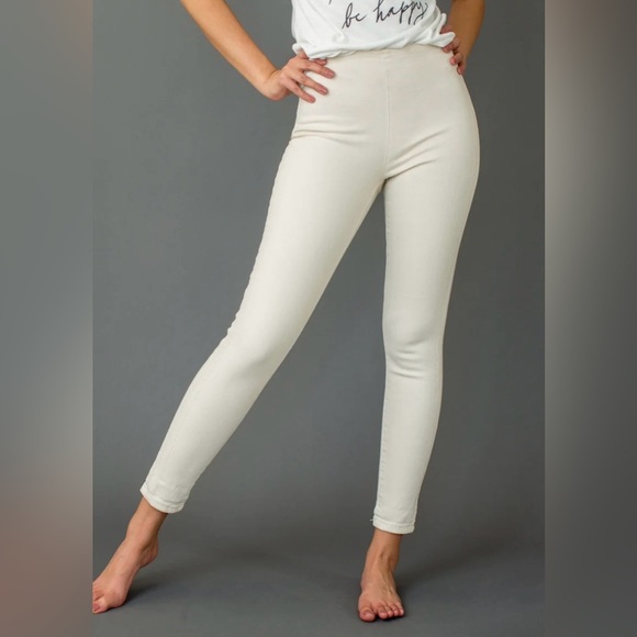 NEW with tags (NWT) BRYTNY HIGH-WAISTED DENIM IN ECRU - Picture 1 of 14